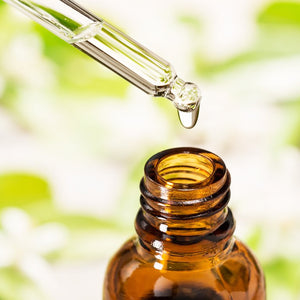 Essential Oils in Skincare : Are they sensitizing your skin?